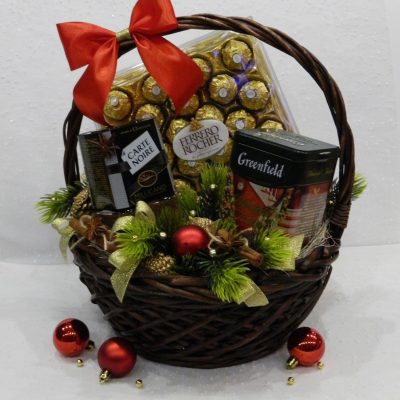 Корзина со сладостями